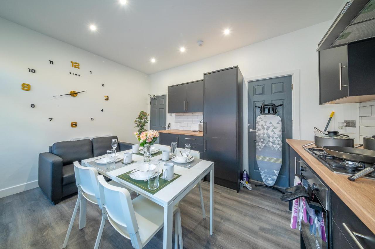 *Rc12S* For Your Most Relaxed & Cosy Stay + Free Parking + Free Fast Wifi * Leeds  Exterior foto